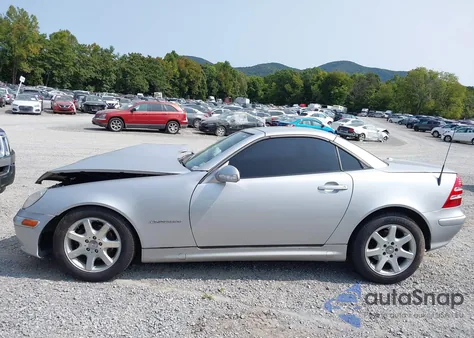 2004 Mercedes-Benz Slk 230 Kompressor из США, поврежденный, VIN WDBKK49F74F297867